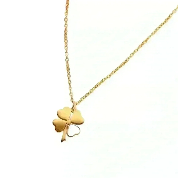 White Heart Four-Leaf Clover Pendant Necklace in Gold - Picture 4 of 6